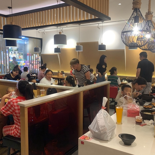 創(chuàng)業(yè)加盟好項(xiàng)目,加盟狀元米線,讓你成功當(dāng)老板,純大米米線新潮流新趨勢(shì),加盟熱線:400-967-2208